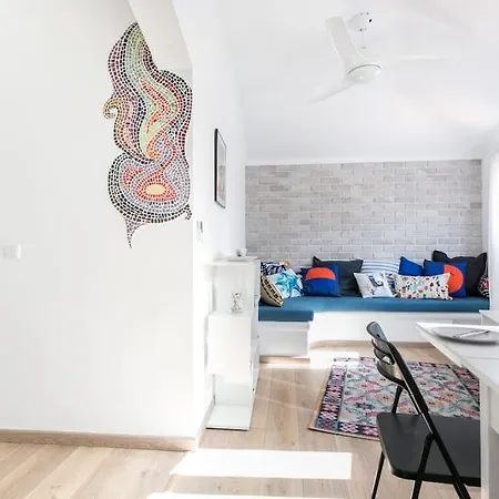 Apartament Old Town Upstairs Apartment, Shared Terrace *